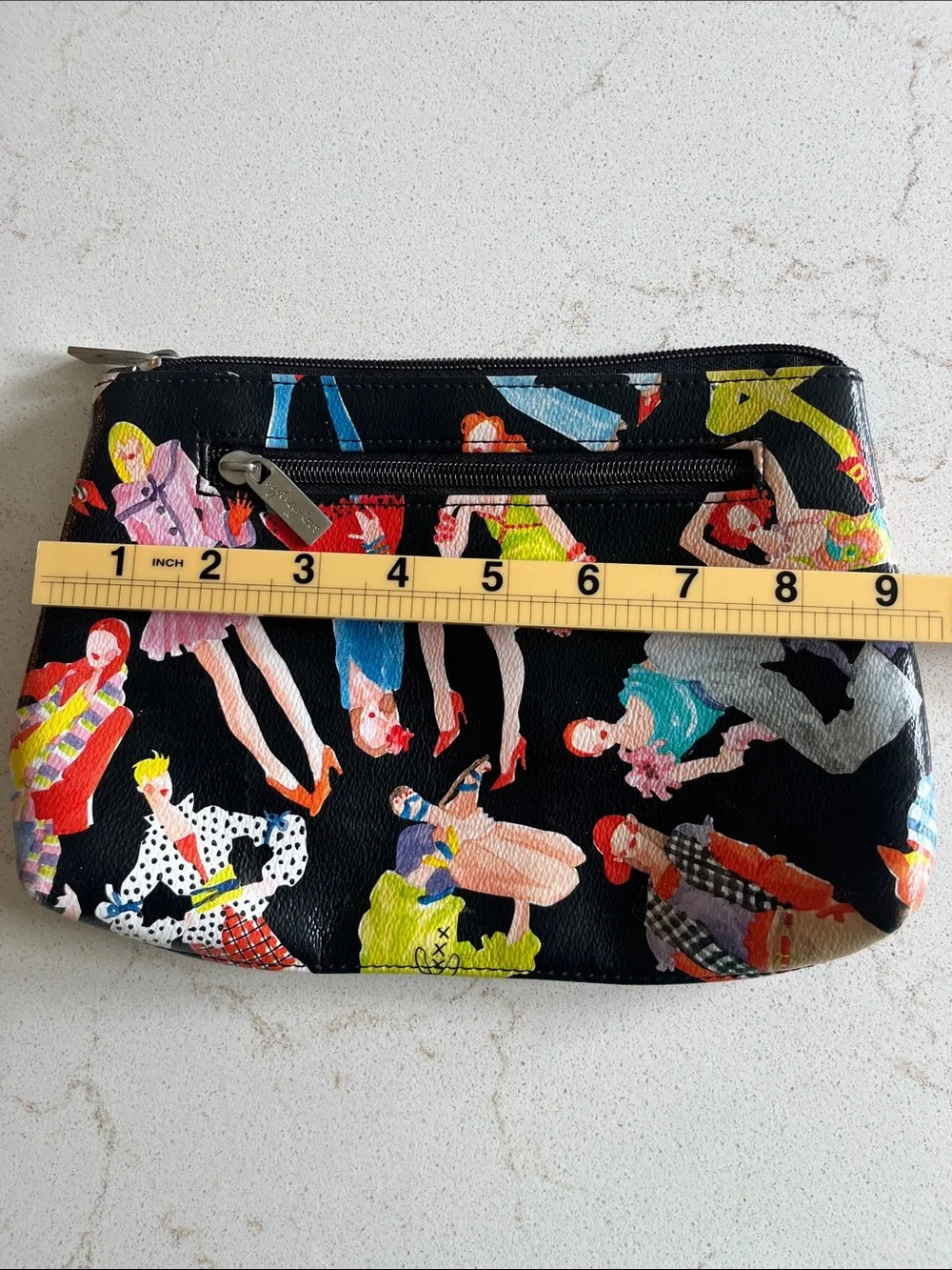 Sydney Love Black Multicolor Fashion-Figure Cosmetic Bag